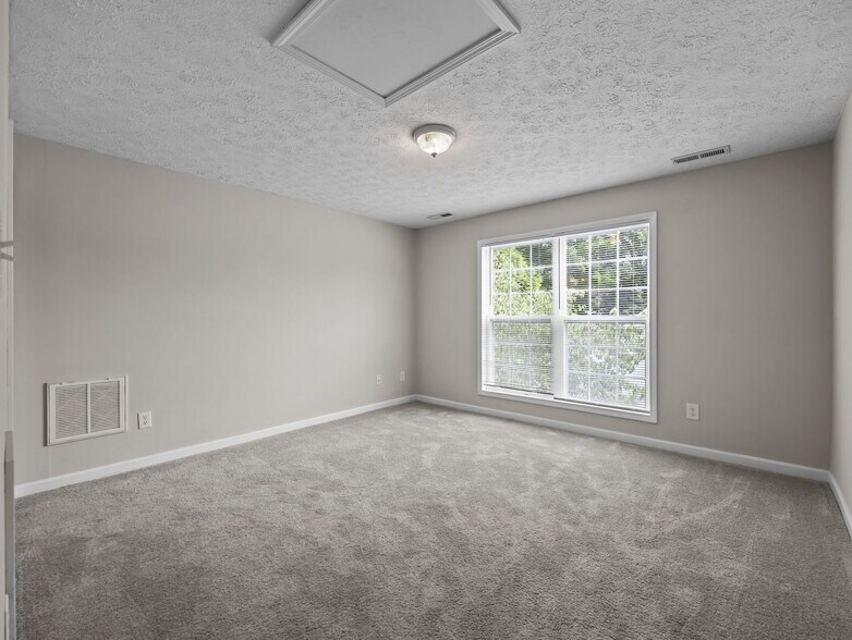 More Photos Of 624 S Williamson Ave, Elon Apartments For Sale