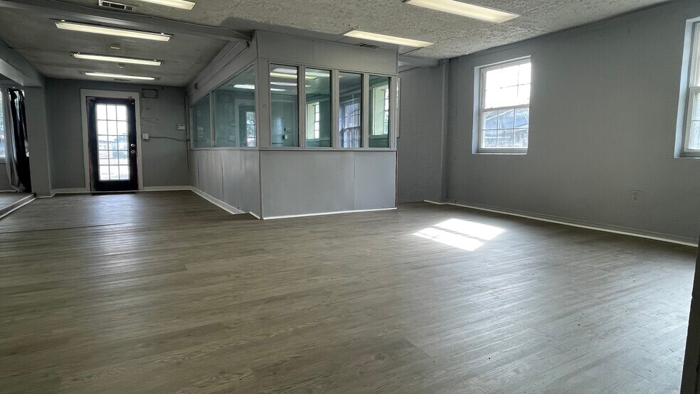 More Photos Of 507 Us-80 Hwy, Savannah Freestanding For Lease