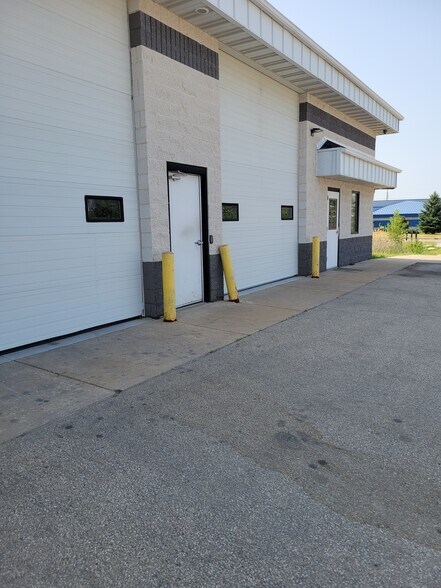 More Photos Of 3165 Yeager Dr, Green Bay Unknown For Lease