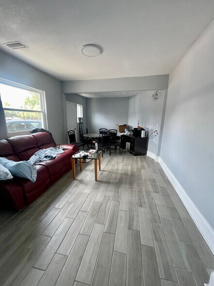 More Photos Of 4527 St Augustine Rd, Jacksonville Freestanding For Sale