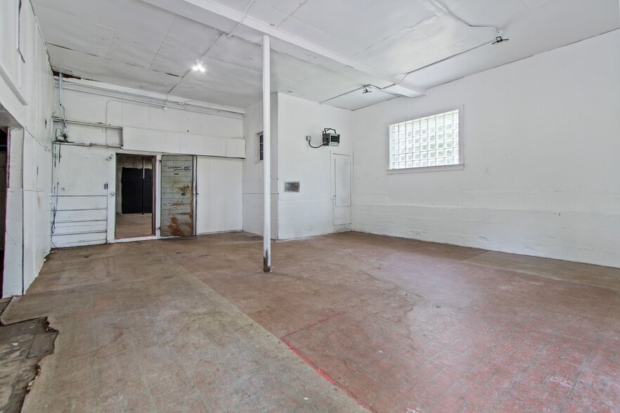 More Photos Of 1903 E Apple Creek Rd, Appleton Apartments For Sale