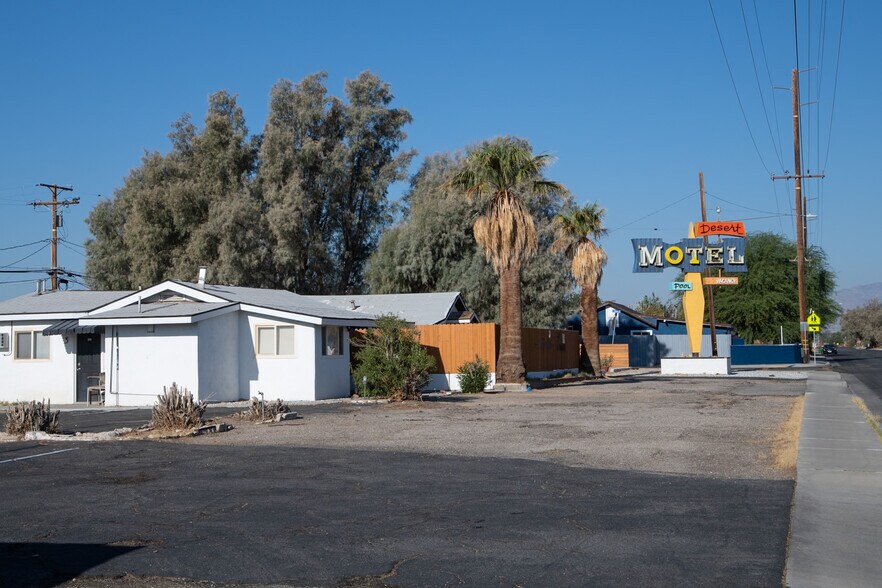 More Photos Of 339 W Church Ave, Ridgecrest Hotel For Sale