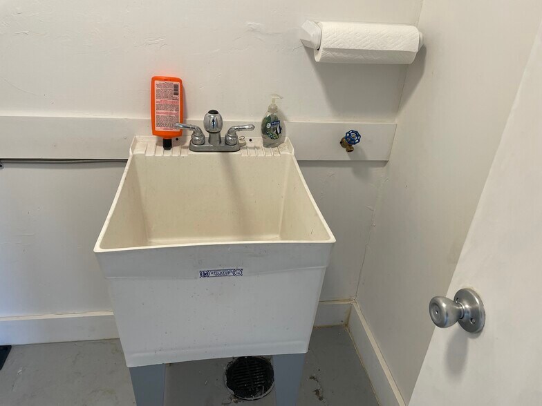 More Photos Of 900 Mallory Way, Carson City Warehouse For Lease