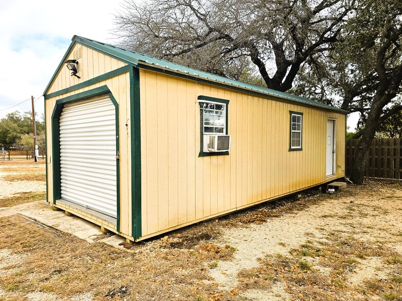 More Photos Of 605 Lakeshore Ln, Bandera Manufactured Housing Mobile Home Park For Sale