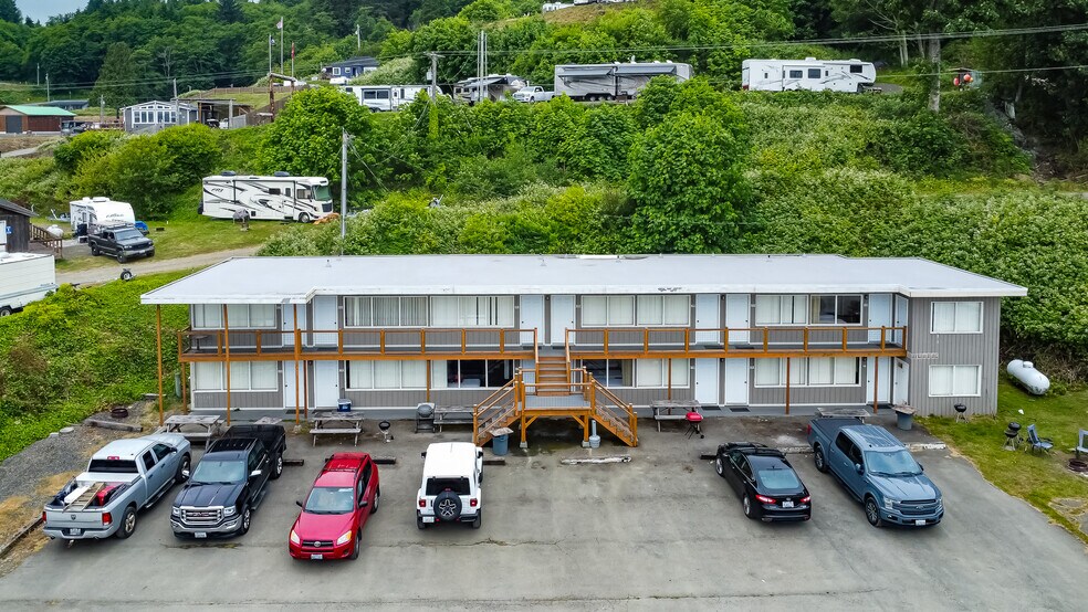 More Photos Of 444 Front St, Sekiu Hotel For Sale