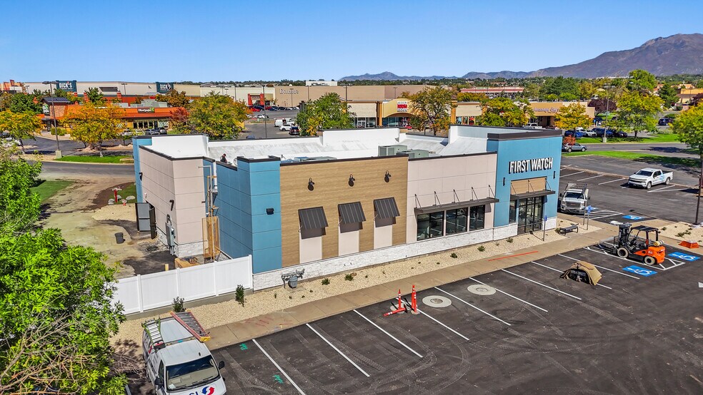 More Photos Of 991 N 400 Way, Layton Restaurant For Sale