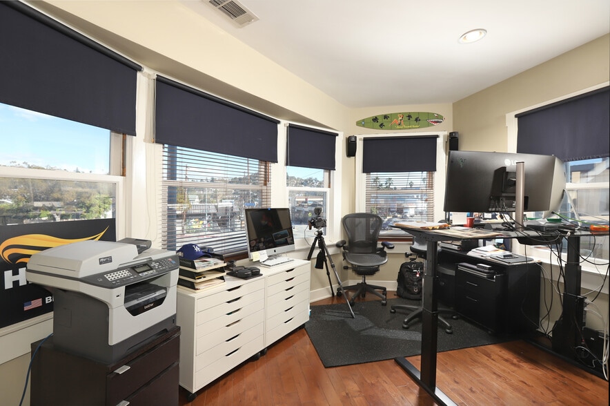 More Photos Of 4360 W Sunset Blvd, Los Angeles Storefront Retail Office For Sale