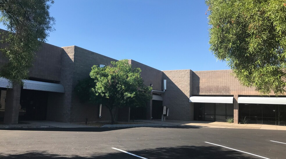 Primary Photo Of 7021 W Augusta Ave, Glendale Warehouse For Lease