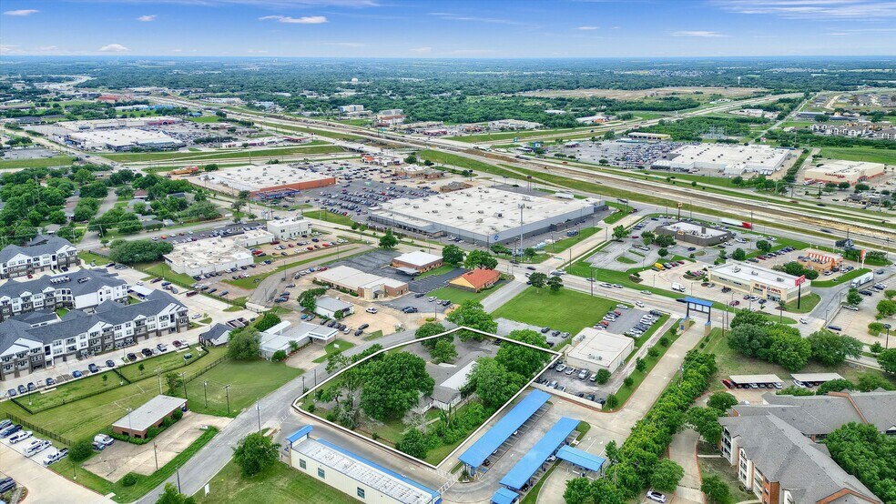 More Photos Of 815 Pecan Grove Rd E, Sherman Medical For Sale