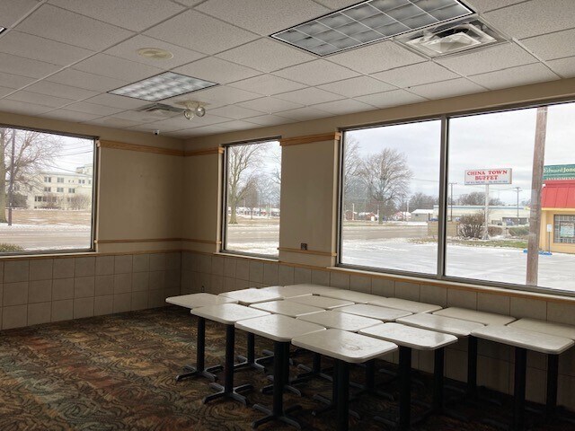 More Photos Of 1320 1st St, Kennett Fast Food For Lease