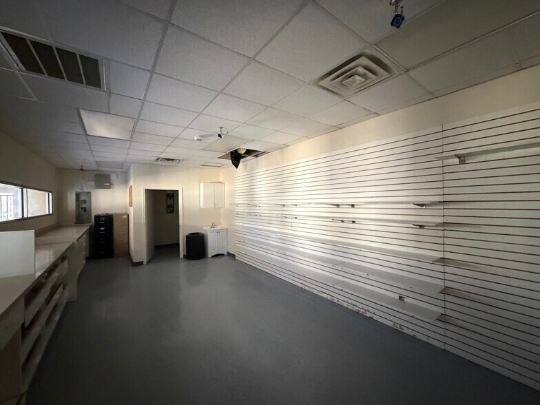 More Photos Of 820 N Zang Blvd, Dallas Medical For Lease