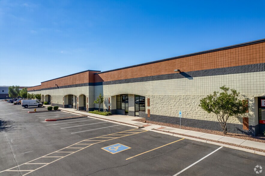 More Photos Of 13200 W Foxfire Dr, Surprise Warehouse For Lease