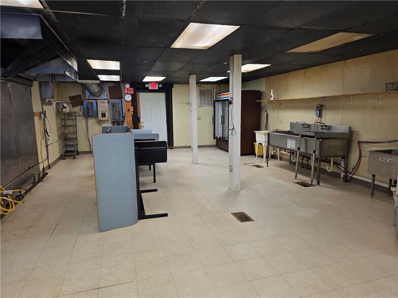 More Photos Of 3787 S Main St, Marion Restaurant For Lease