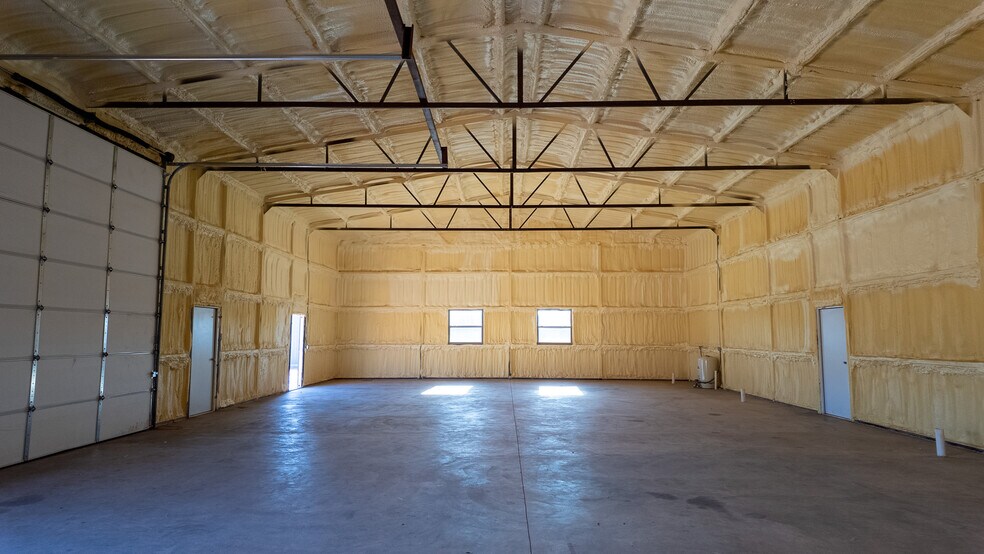 More Photos Of 11734 Blacksand Dr, Edmond Warehouse For Sale