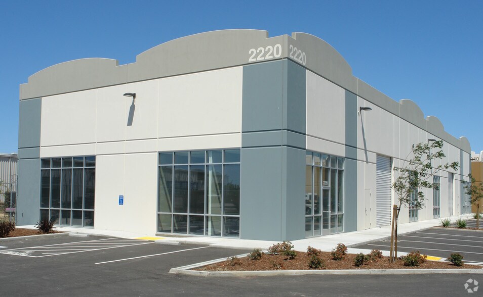More Photos Of 2220 N MacArthur Dr, Tracy Warehouse For Lease