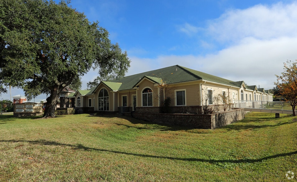 More Photos Of 901-911 N Central Ave, Kissimmee Medical For Lease