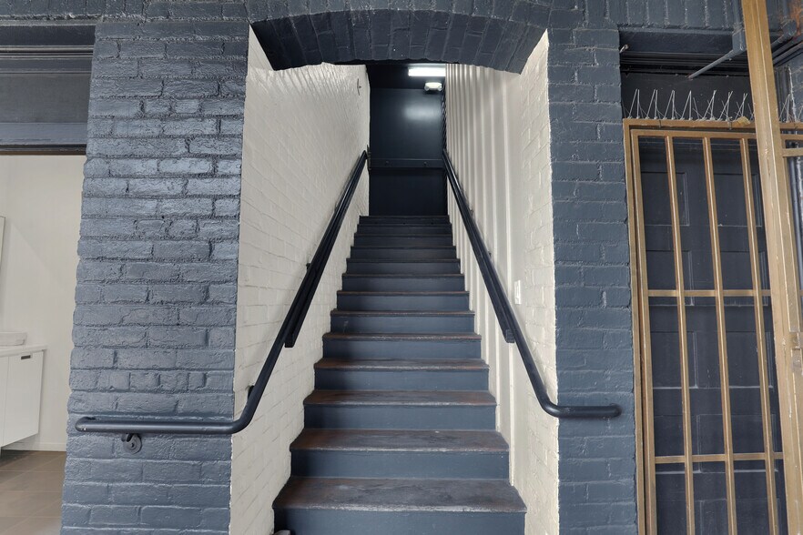 More Photos Of 435 S Boyle Ave, Los Angeles Office Residential For Sale