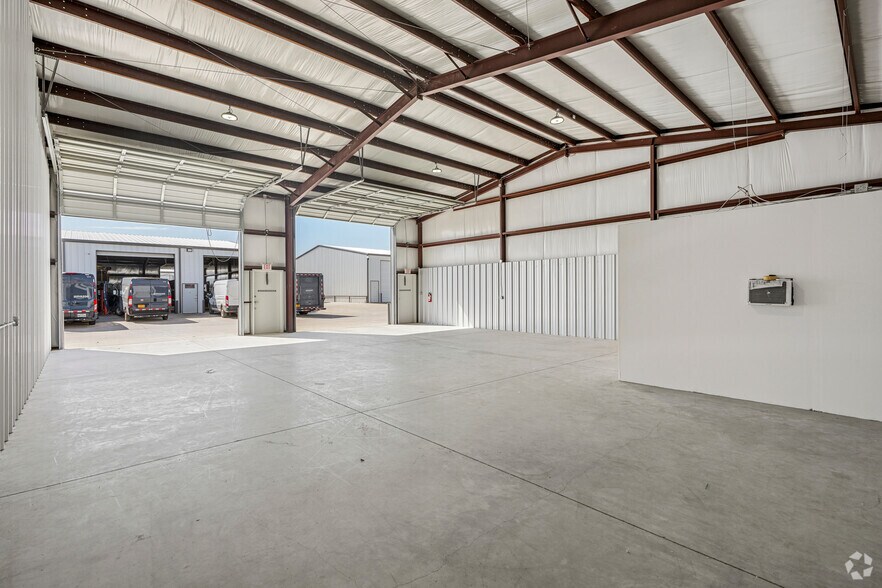 More Photos Of 10552 County Road 213, Forney Industrial For Lease