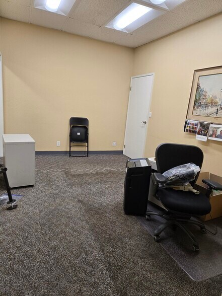 More Photos Of 12820-12848 Pierce St, Pacoima Warehouse For Lease