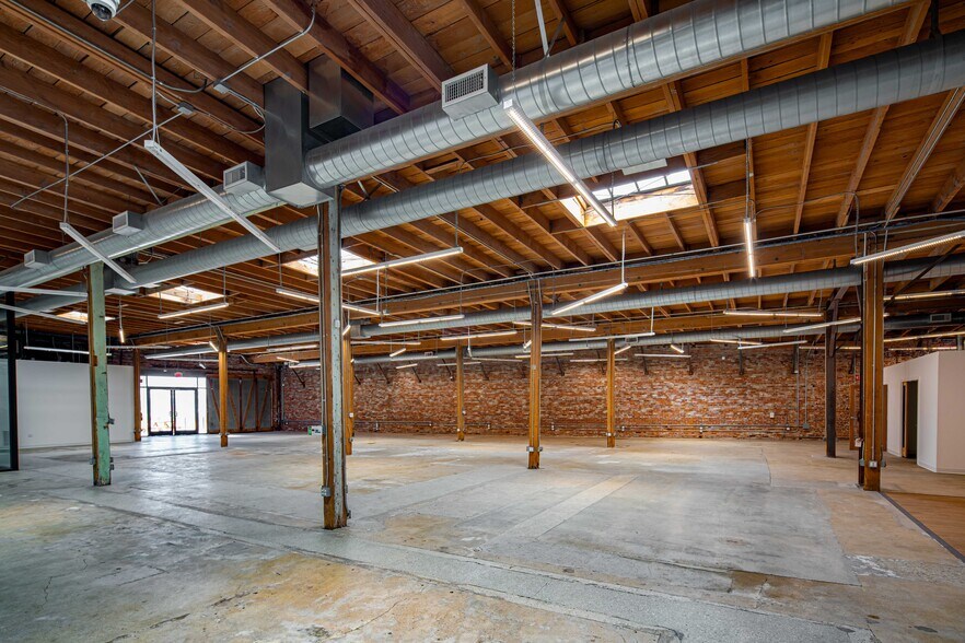 More Photos Of 2159 Bay St, Los Angeles Unknown For Lease
