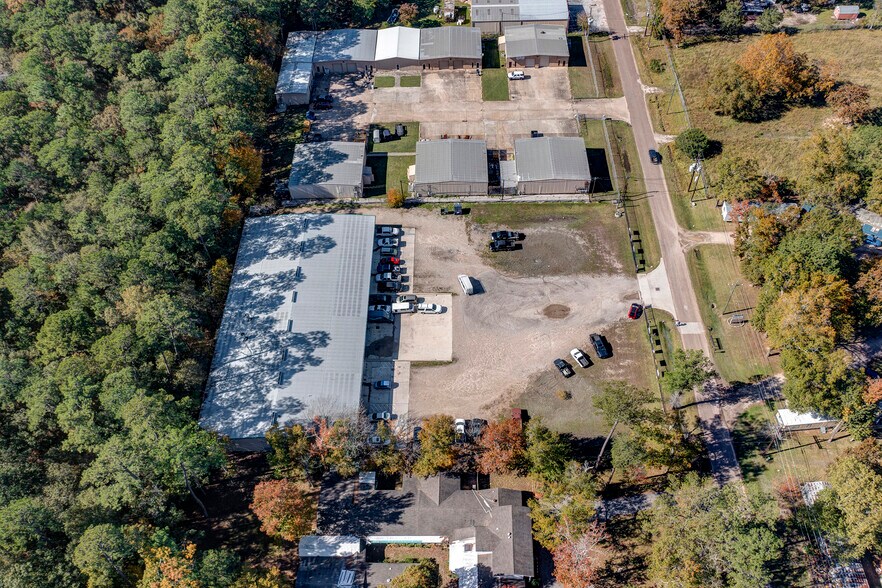 More Photos Of 21820 E Wallis Dr, Porter Warehouse For Lease