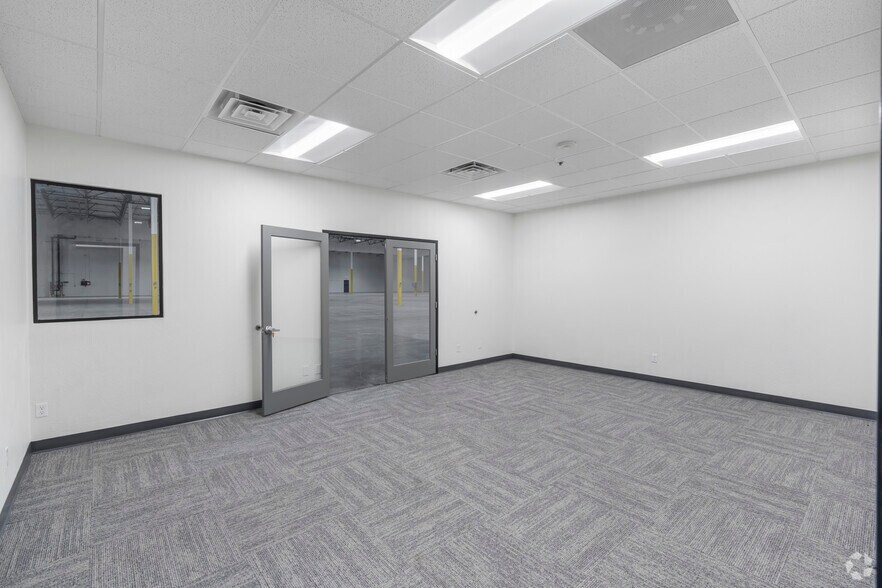 More Photos Of 4643 Aircenter Cir, Reno Manufacturing For Lease