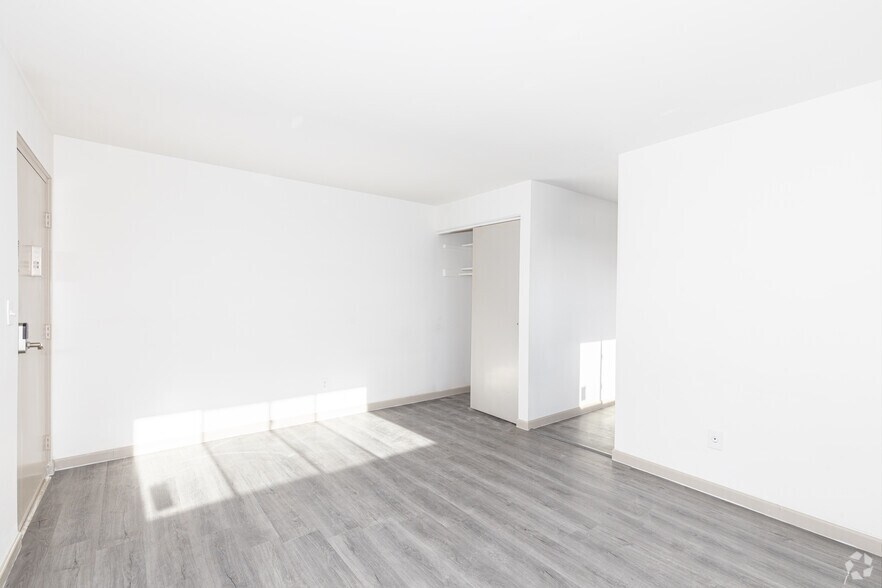 More Photos Of 5474-5484 Bahama Ter, Cincinnati Apartments For Sale