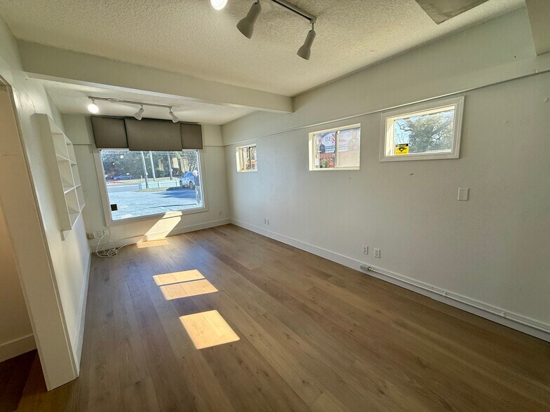 More Photos Of 1853 S 8th St, Amelia Island Freestanding For Lease