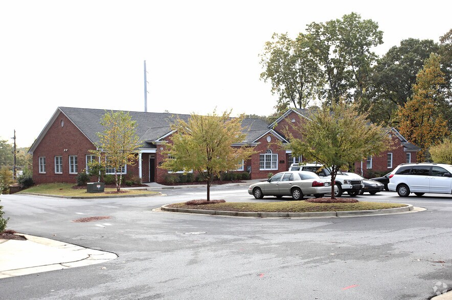 More Photos Of 2255 Sewell Mill Rd, Marietta Office For Lease