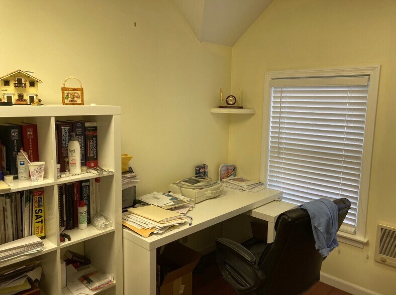 More Photos Of 531-535 W Main St, Norwich Medical For Sale