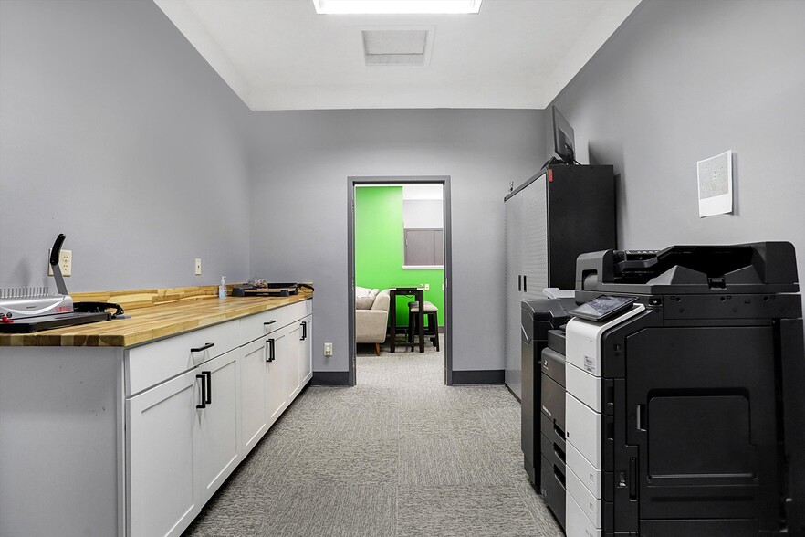 More Photos Of 615 Russell Ave, Indianapolis Medical For Sale