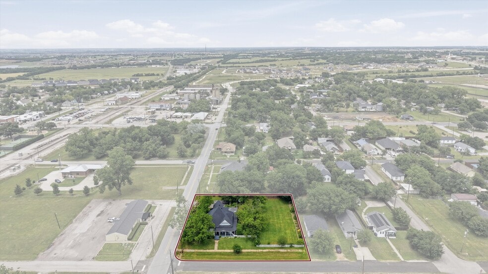 More Photos Of 202 E Main St, Celina Flex For Sale