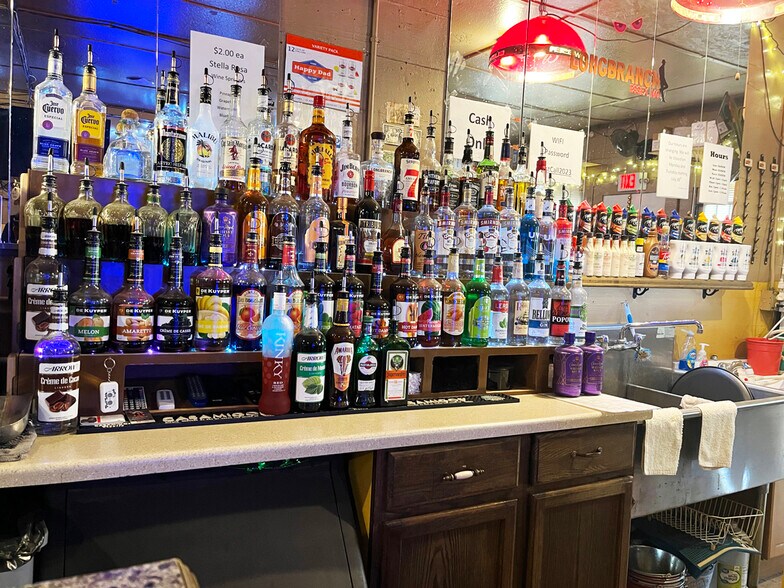 More Photos Of 111 Cypress st, Essex Bar For Sale