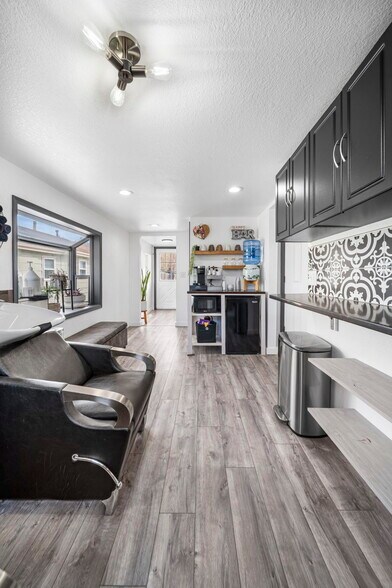 More Photos Of 9 Main St, Windsor Freestanding For Sale