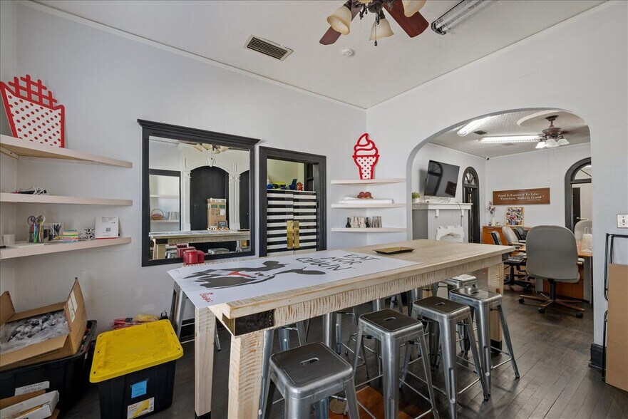 More Photos Of 919 N Monroe St, Tallahassee Freestanding For Lease