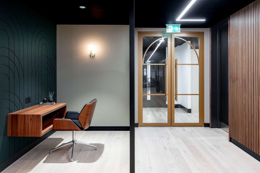 More Photos Of 18 King William St, London Office For Lease