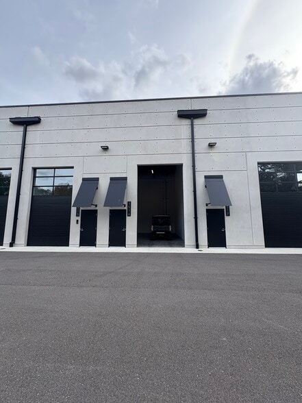 More Photos Of 6500 Motor Enclave Way, Tampa Racetrack For Sale
