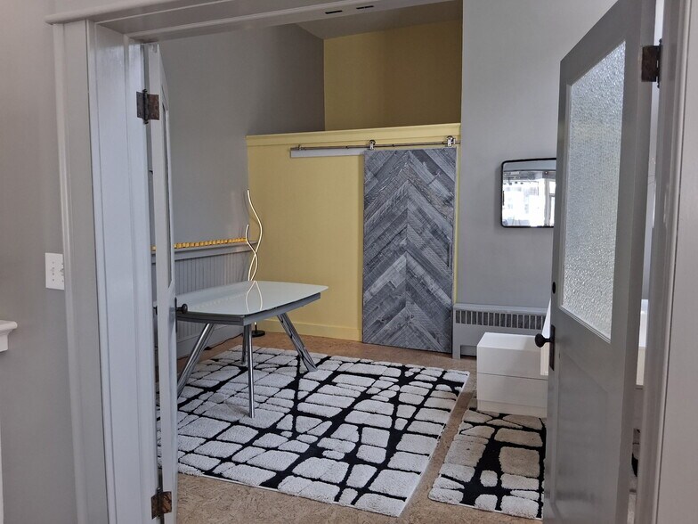More Photos Of 117 Water St, Stonington Apartments For Sale