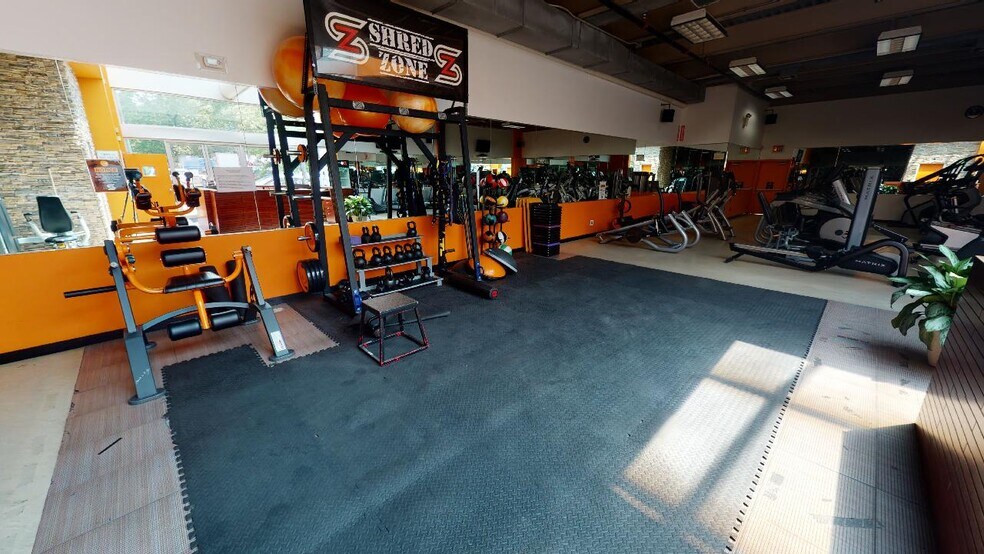 More Photos Of 65-75 Woodhaven Blvd, Flushing Storefront Retail Office For Sale