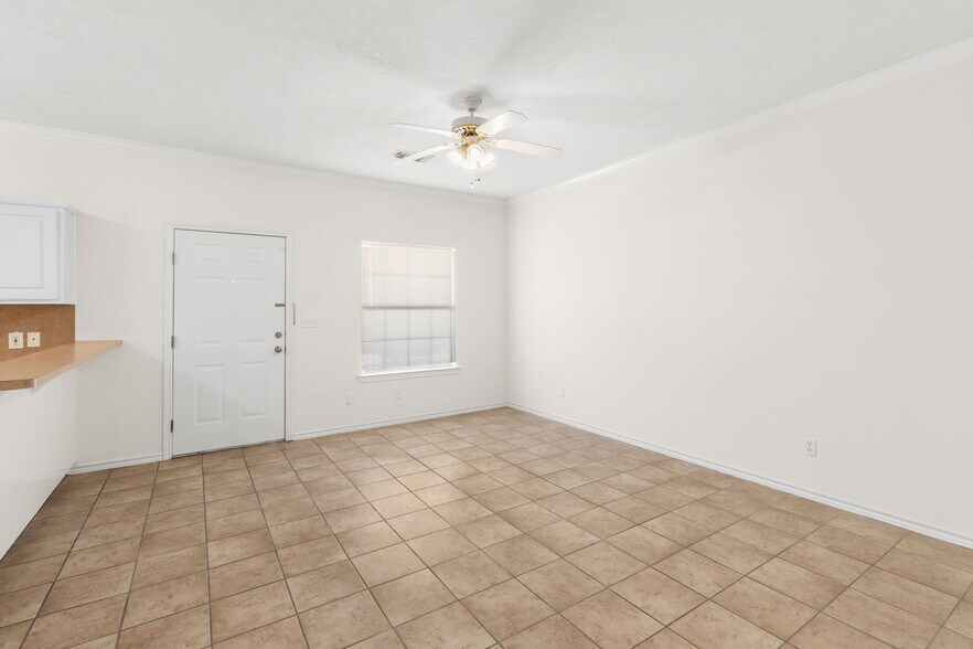 More Photos Of 2455 Montgomery Rd, Huntsville Apartments For Sale
