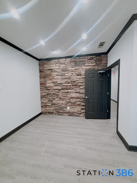 More Photos Of 1531 Hunt Club Blvd, Gallatin Coworking Space