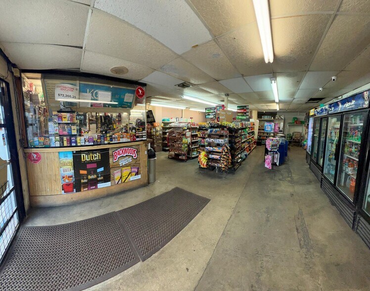 More Photos Of 1186 NW 103rd St, Miami Freestanding For Lease