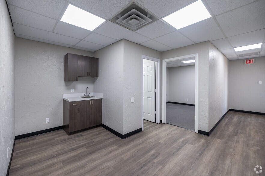 More Photos Of 1663 Hickory Dr, Haltom City Unknown For Lease