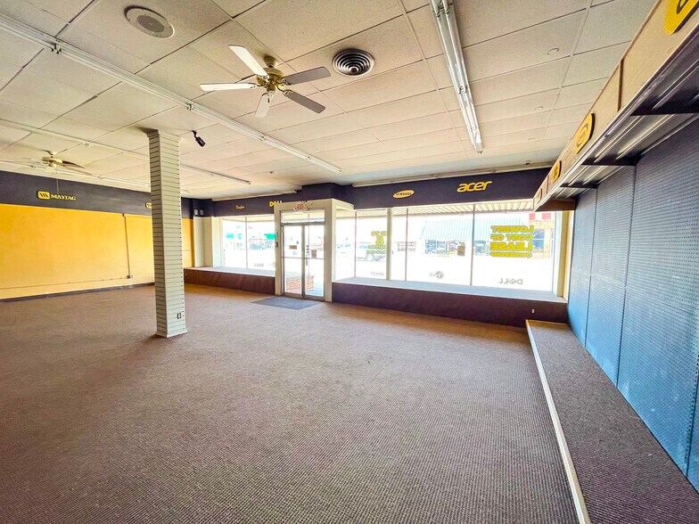 More Photos Of 104 E Graham Ave, Pryor General Retail For Sale