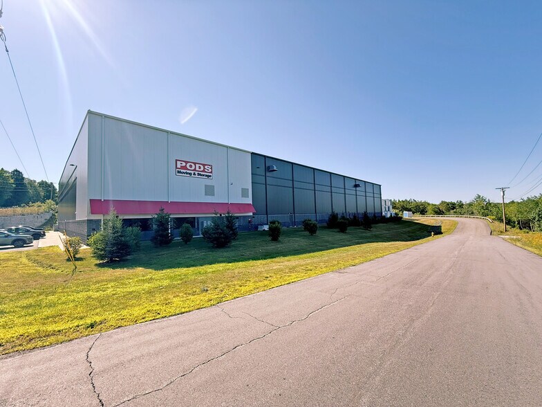 More Photos Of 6 Commerce St, Gardiner Manufacturing For Lease