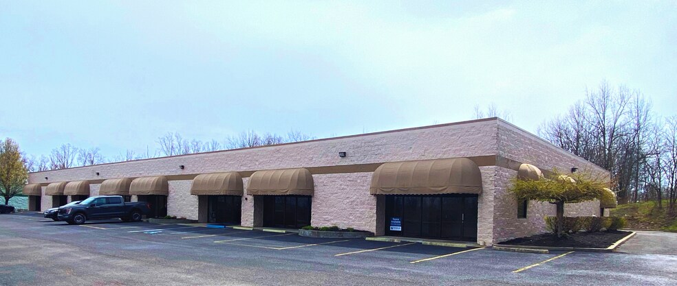 More Photos Of 109 Platinum Dr, Bridgeport Office For Lease