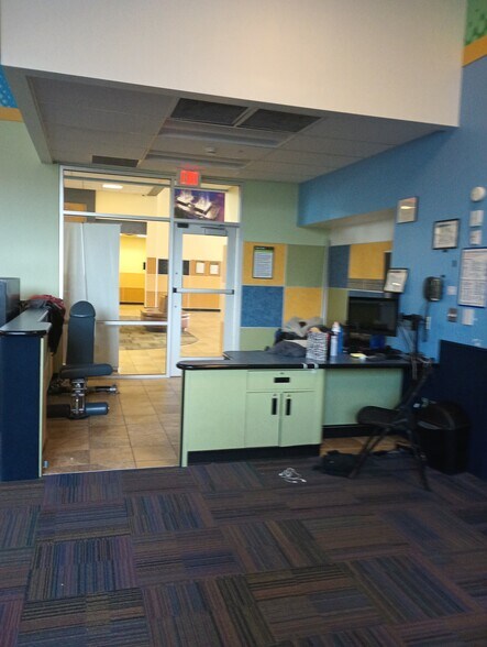 More Photos Of 5101-9119 Fashion Dr, Nanuet General Retail For Sale