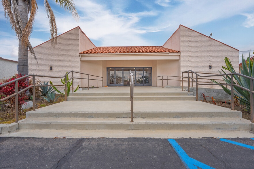 3332 W Orange Ave, Anaheim, CA 92804 Religious Facility For Sale