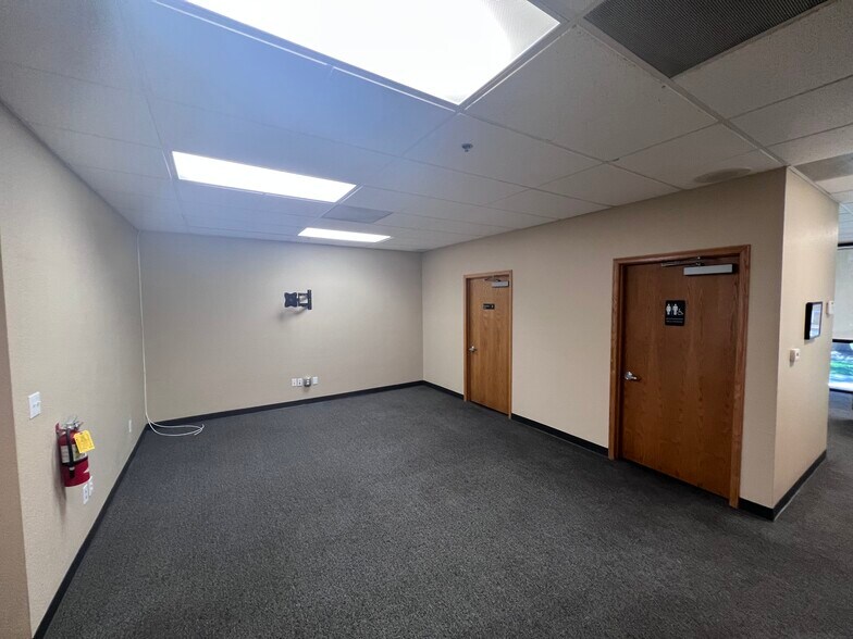 More Photos Of 530 Kings County Dr, Hanford Medical For Lease