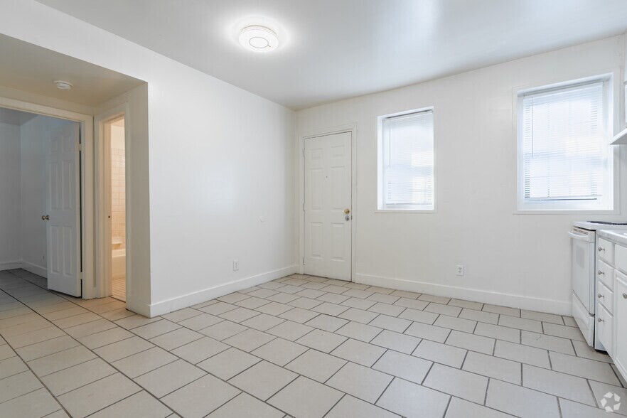 More Photos Of 4 College Ct, Louisville Multifamily For Sale